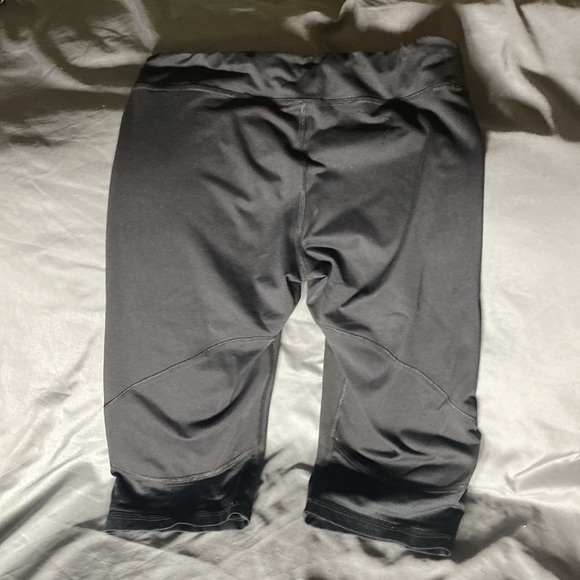 Champion yogi capris​​​ - Picture 4 of 4